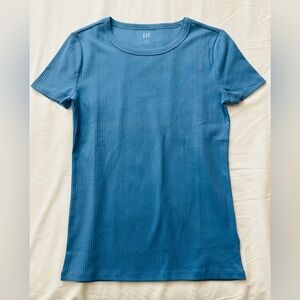GAP Women's Ribbed Short Sleeve Blue Tee - Size S